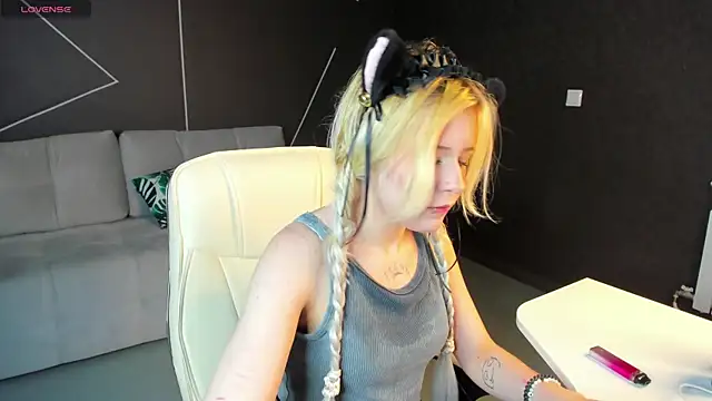 kikipeach's Live XXX Chat