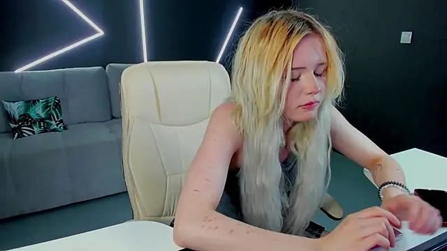 Show Webcam de kikipeach