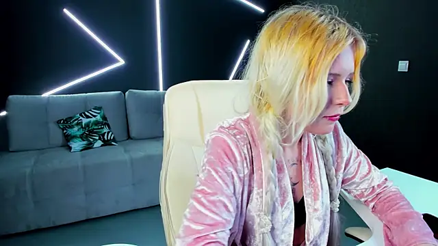 Chat +18 de kikipeach ao vivo