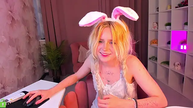 kikipeachn Webbikameraesitys