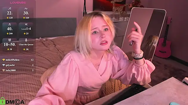 kikipeach's Webcam Show
