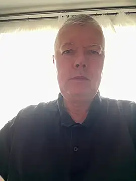 Pokazy przed kamerką – cumboy