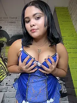 HoneyBunXXX Show in webcam