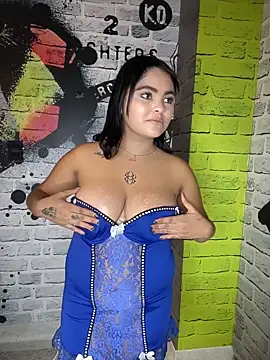 Pokazy przed kamerką – HoneyBunXXX