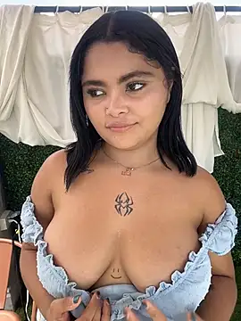 HoneyBunXXX's Webcam Show
