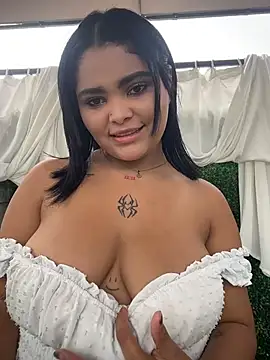 HoneyBunXXX Webcam show