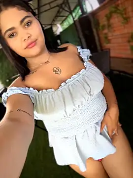HoneyBunXXX Show in webcam