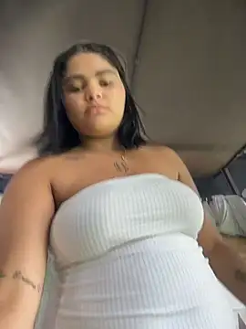 HoneyBunXXX: διαδικτυακό σόου στην κάμερα