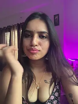 הופעת וובקאם של CherryMimi24