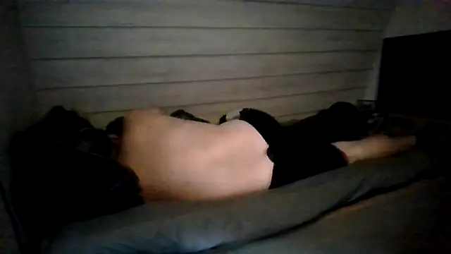 ThisGuy42o Show in webcam