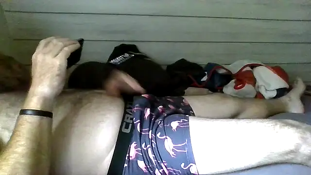 ThisGuy42o Show in webcam