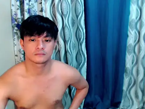 kingdomcum96 Show in webcam