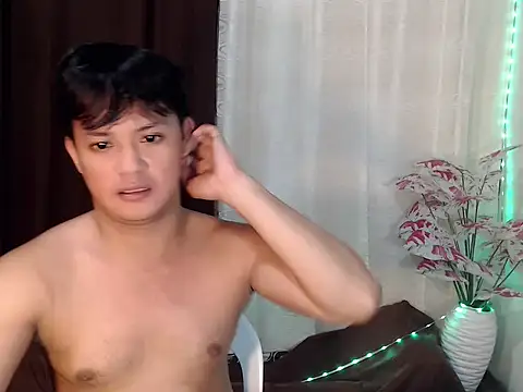 kingdomcum96 Adlı Modelin Web Kamerası Şovu