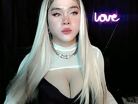 ExpensiveTiffanyxx Adlı Modelin Web Kamerası Şovu