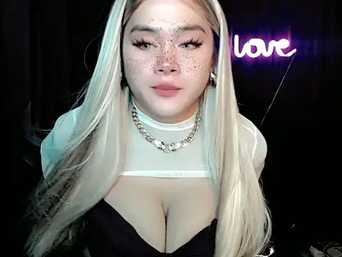 ExpensiveTiffanyxx Show Webcam