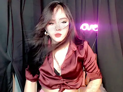 ExpensiveTiffanyxx Show in webcam