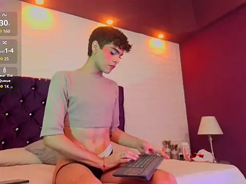 Nicolass_23 Webcam show