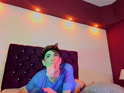 Nicolass_23n Webbikameraesitys