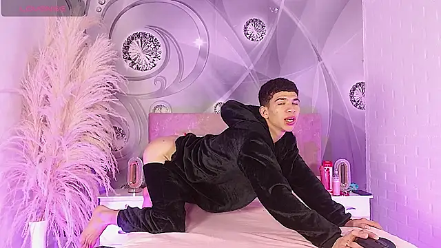 Dilan_Femboy Adlı Modelin Web Kamerası Şovu