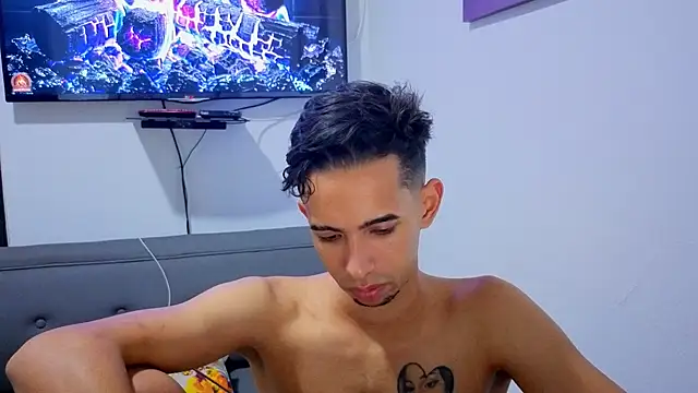 Show modela alexandro260 na web-kameri