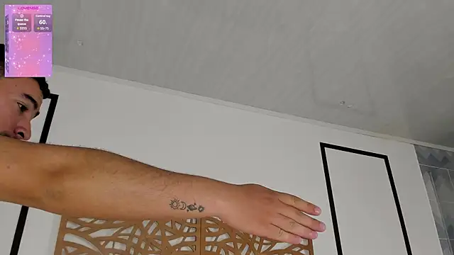 LunaAndDante: διαδικτυακό σόου στην κάμερα