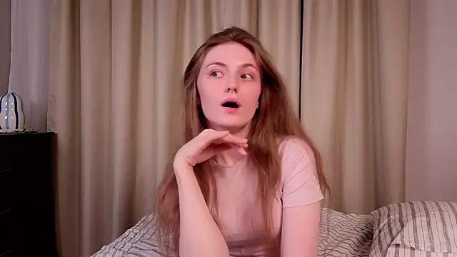 JuanaHussman Show in webcam