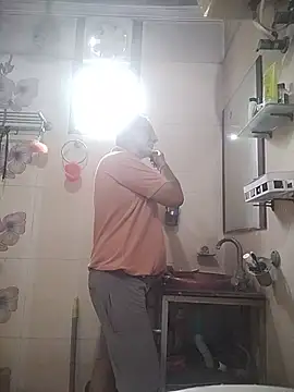 Pokazy przed kamerką – chuby38male