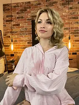 AminaBlush Adlı Modelin Canlı XXX Sohbeti