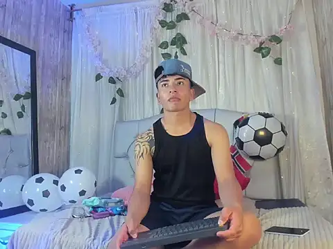 your_kitty_boy Webcam show