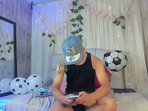 your_kitty_boy Webcam show
