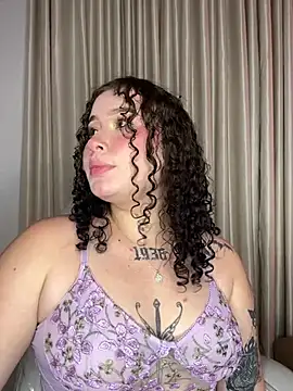 צ'אט XXX בשידור חי של Doll_Ivy