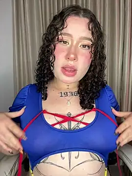 הופעת וובקאם של Doll_Ivy