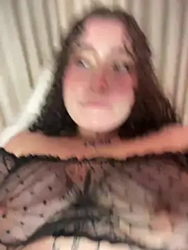 XXX chat uživo modela Doll_Ivy
