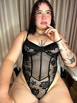 Chat +18 de Doll_Ivy ao vivo