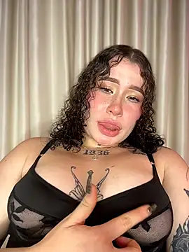 Chat +18 de Doll_Ivy ao vivo
