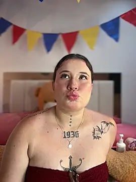Chatroom XXX en direct de Doll_Ivy