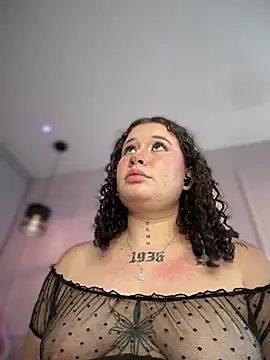 Doll_Ivy Chat XXX in diretta