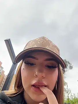ChloeCollins__n Webbikameraesitys