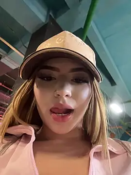 Chat XXX en directo de ChloeCollins__