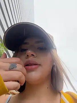 ChloeCollins__'s Webcam Show