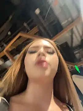 ChloeCollins__'s Live XXX Chat