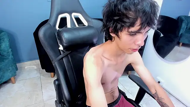 justin_twink20's Webcam Show