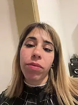 הופעת וובקאם של sashaaaaa2026