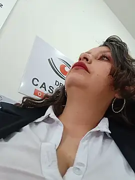 Chat +18 de LIA--23 ao vivo