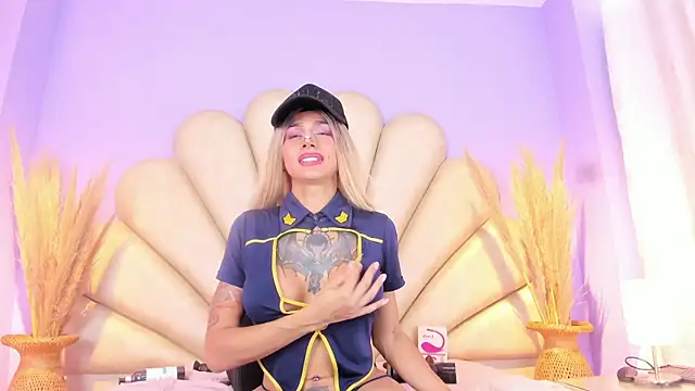 Coraline_Jones' Webcam Show