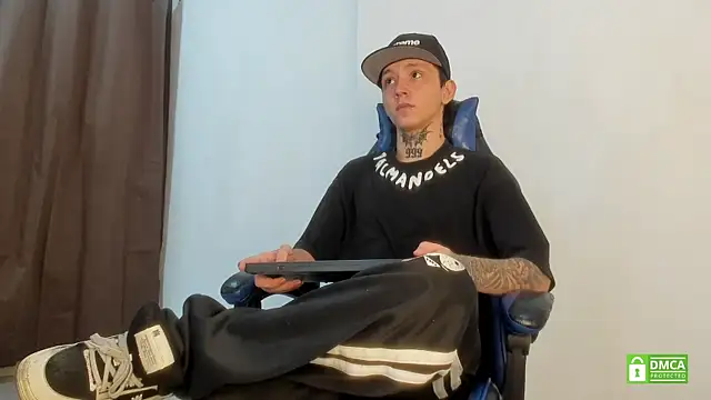 Nick_TattooedGuy Webcam Show