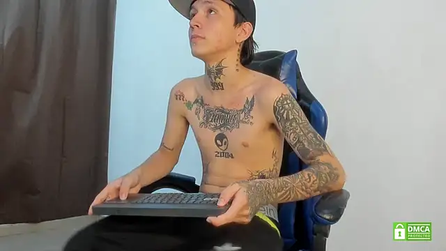 Nick_TattooedGuy: вебкам-шоу