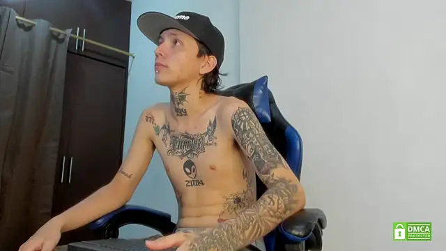 Show de Nick_TattooedGuy na webcam