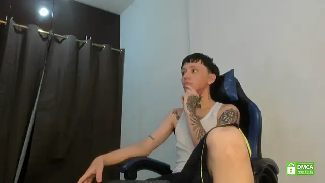 Nick_TattooedGuy Show in webcam