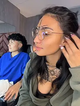 Velvet_Mysstic Adlı Modelin Canlı XXX Sohbeti